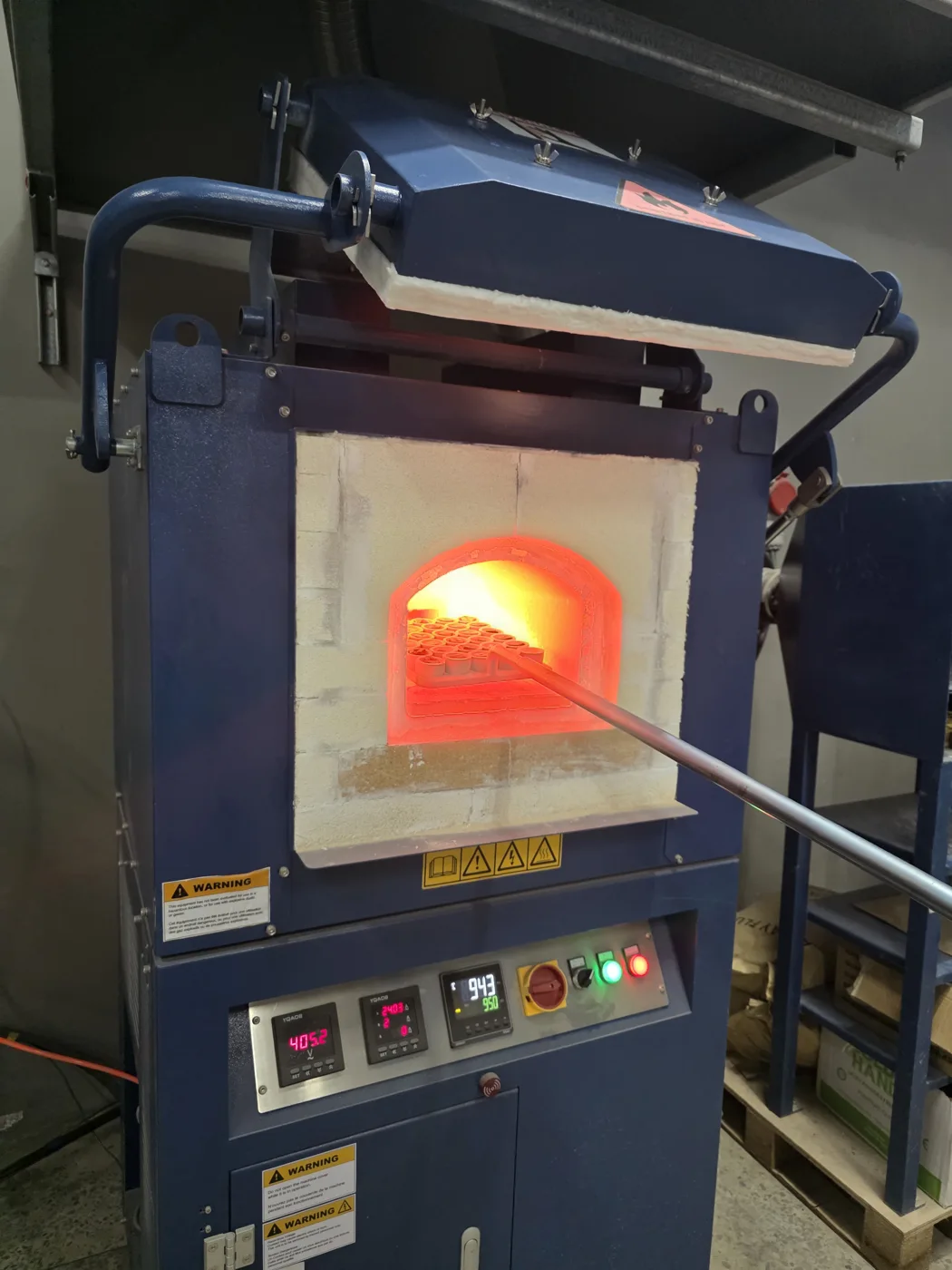 Fire-assay fusion in routine operation